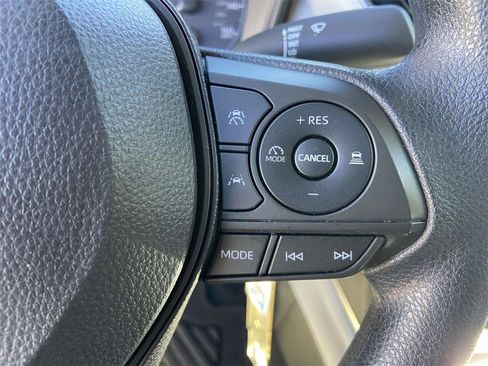 Used 2023 Toyota Corolla Cross L image 29