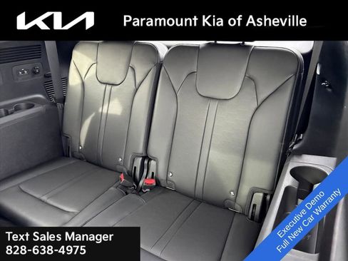 Used 2025 Kia Sorento SX image 23