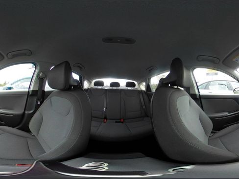 Used 2025 Kia K4 FWD image 38