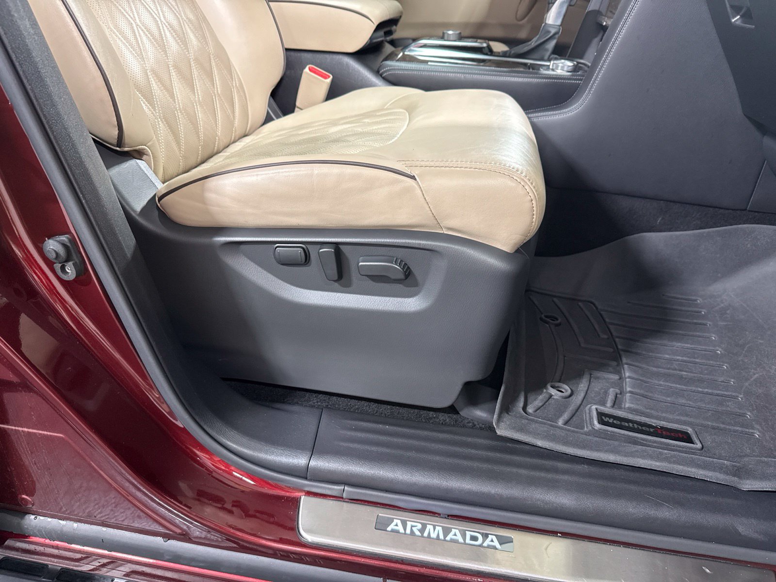 Used 2023 Nissan Armada Platinum w/ Captain's Chairs Package AWD/4WD image 13
