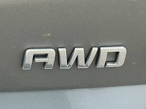 Used 2023 Chevrolet Equinox LT w/ Driver Convenience Package AWD/4WD image 9