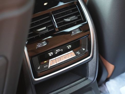 New 2027 BMW X7 xDrive40i w/ M Sport Package AWD/4WD image 17