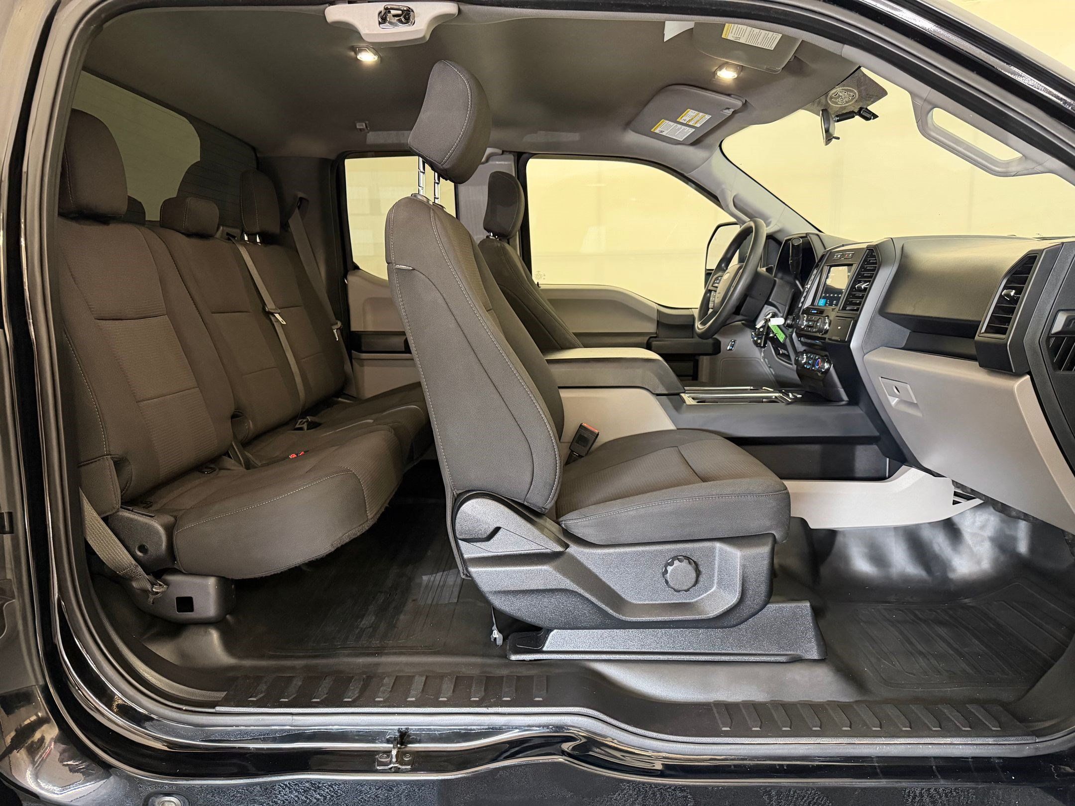 Used 2018 Ford F150 XL w/ Equipment Group 101A Mid AWD/4WD image 26