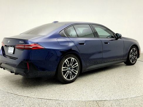Used 2024 BMW 530i w/ M Sport Package RWD image 5