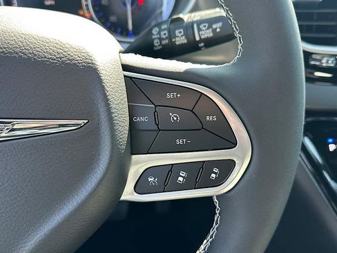 New 2025 Chrysler Voyager LX image 19