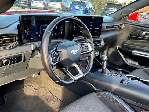 Used 2024 Ford Mustang Convertible image 11