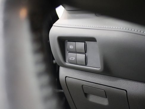 Used 2021 Toyota Highlander XLE image 34