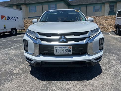 Used 2025 Mitsubishi Outlander Sport SE AWD/4WD image 2