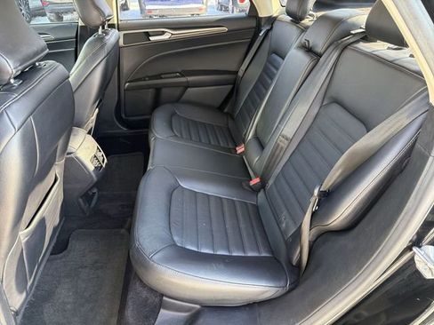 Used 2017 Ford Fusion SE image 23
