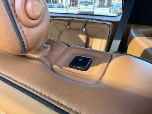 Used 2020 Lincoln Aviator Black Label Grand Touring w/ Class IV Trailer Tow Package image 36