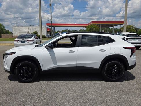 New 2026 Chevrolet Trax LT w/ Driver Confidence Package FWD image 2