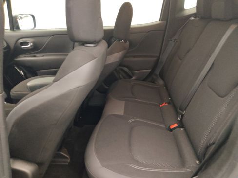 Used 2022 Jeep Renegade Altitude AWD/4WD image 18