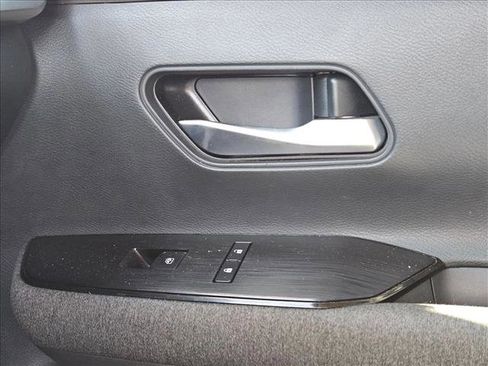 Certified 2025 Nissan Kicks SV FWD image 14