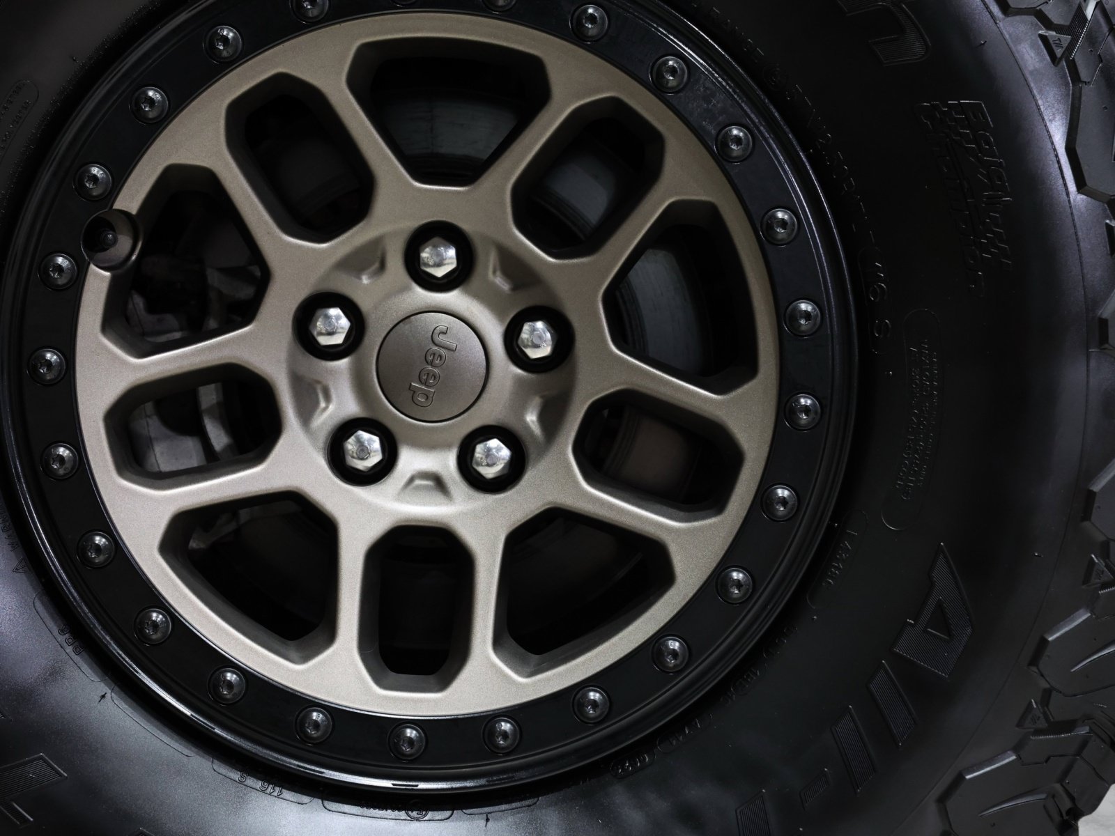 Used 2022 Jeep Wrangler Unlimited Rubicon w/ Xtreme Recon 35" Tire Package AWD/4WD image 20
