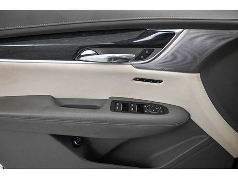 Used 2022 Cadillac XT6 Premium Luxury w/ Technology Package image 32