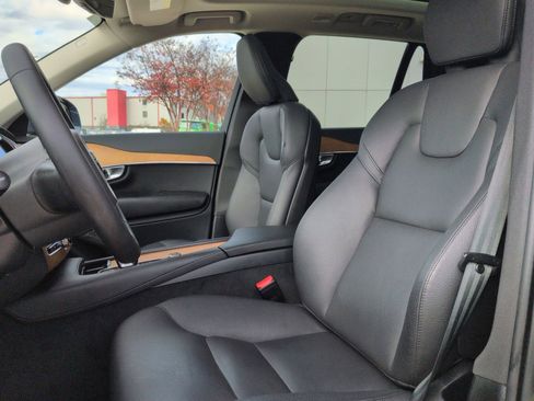 Certified 2023 Volvo XC90 B6 Plus w/ Protection Package Premier image 13