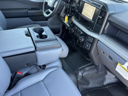 New 2026 Ford F250 XL w/ XL Chrome Package RWD image 17