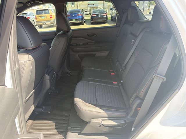 Used 2026 Nissan Pathfinder Rock Creek AWD/4WD image 23