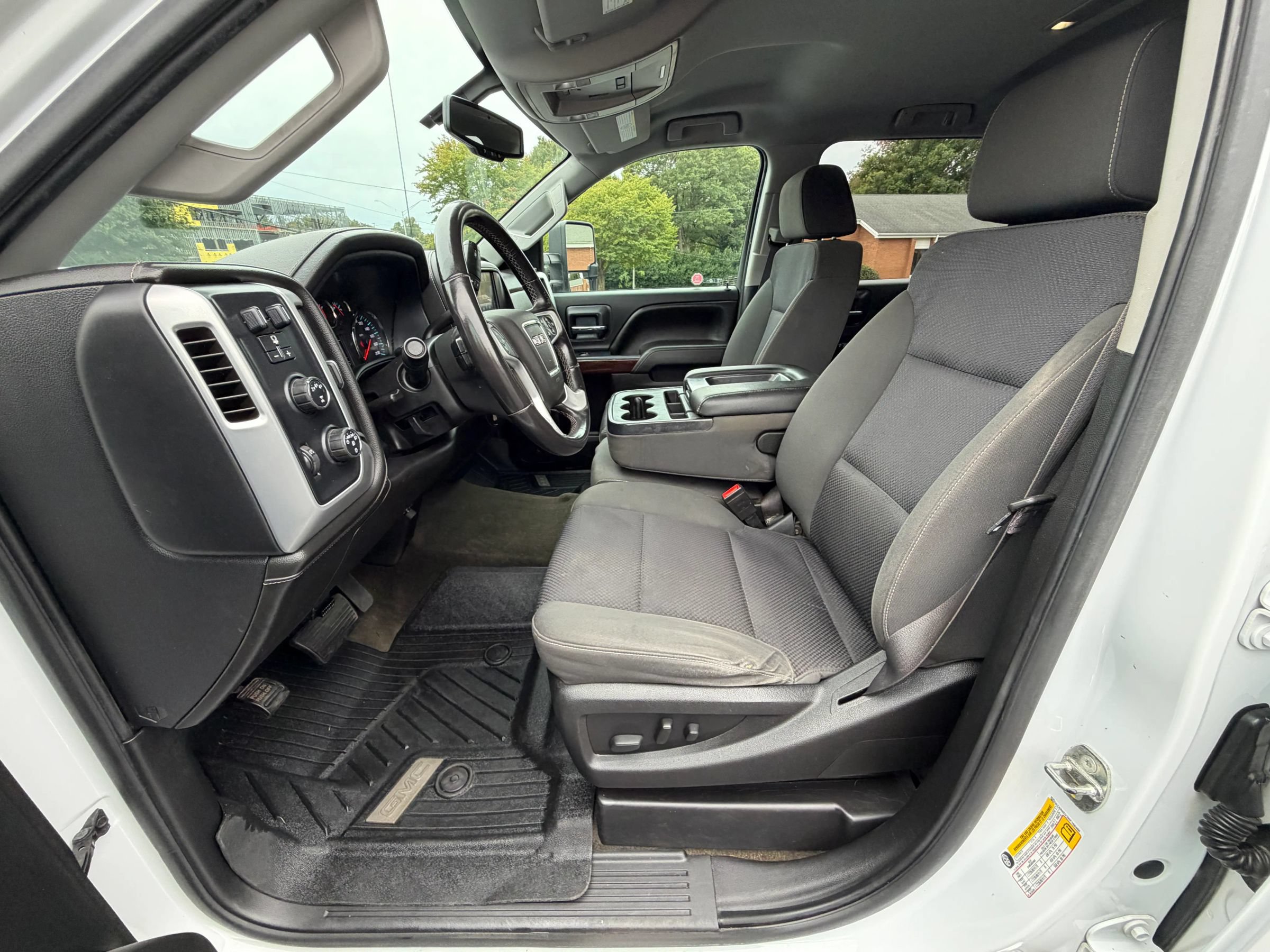 Used 2017 GMC Sierra 3500 SLE w/ SLE Preferred Package AWD/4WD image 15
