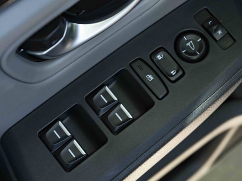 Used 2024 Honda Pilot EX-L image 37