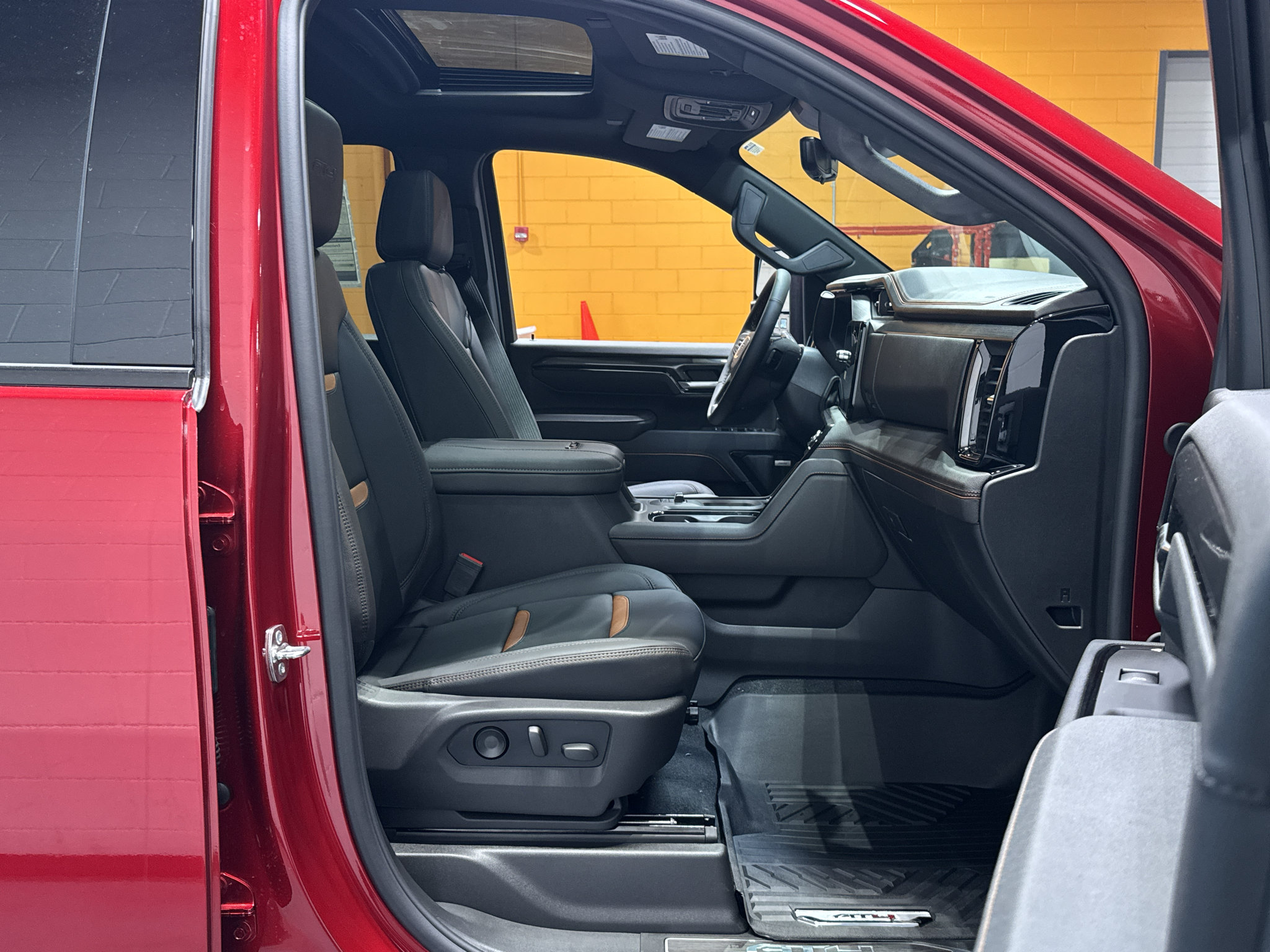 New 2026 GMC Sierra 2500 AT4 w/ AT4 Premium Plus Package AWD/4WD image 23