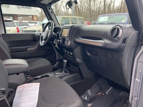 Used 2016 Jeep Wrangler Unlimited Sport w/ Connectivity Group image 22