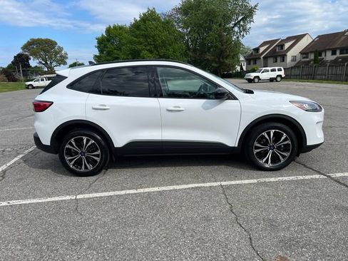 Used 2022 Ford Escape SE w/ SE Sport Appearance Package AWD/4WD image 12