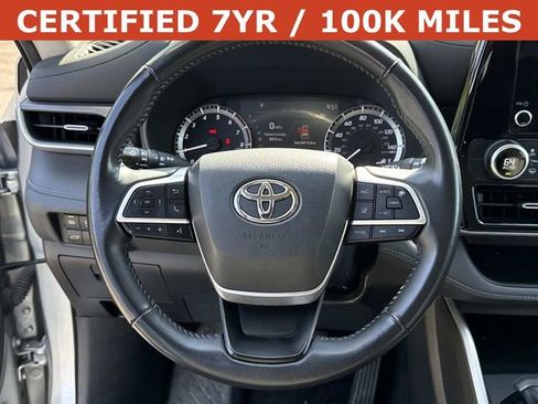 Used 2023 Toyota Highlander LE FWD image 18