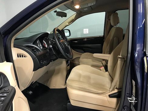 Used 2016 Dodge Grand Caravan SE w/ Quick Order Package 29E SE FWD image 10