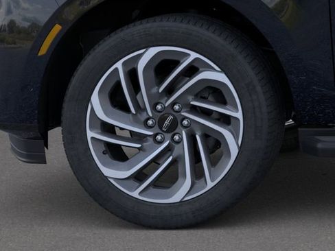 New 2026 Lincoln Navigator L Premier AWD/4WD image 19