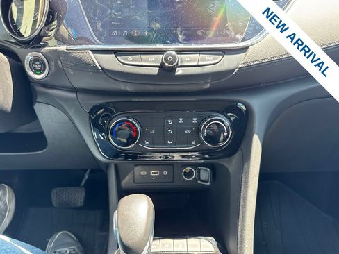 Used 2022 Buick Encore GX Preferred w/ Cold Weather Comfort Package AWD/4WD image 25