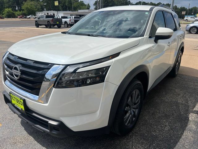 Used 2024 Nissan Pathfinder SV FWD image 4