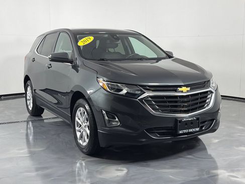 Used 2019 Chevrolet Equinox LT w/ Driver Convenience Package FWD image 3