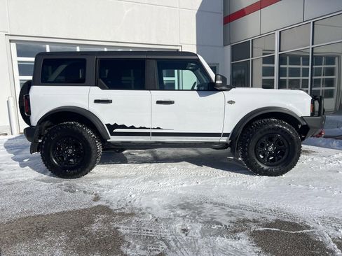 Used 2023 Ford Bronco Wildtrak image 11