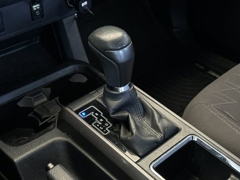 Used 2017 Toyota Tacoma TRD Sport w/ Tow Package image 19