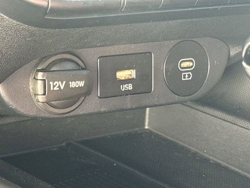 Used 2025 Hyundai Elantra SEL FWD image 34