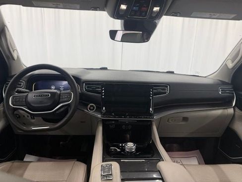 Used 2024 Jeep Wagoneer L 4WD w/ Premium Group I image 4
