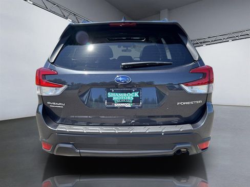 Used 2019 Subaru Forester Premium AWD/4WD image 6