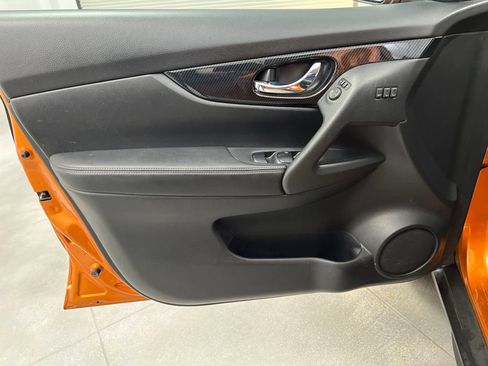 Used 2017 Nissan Rogue SL AWD/4WD image 11