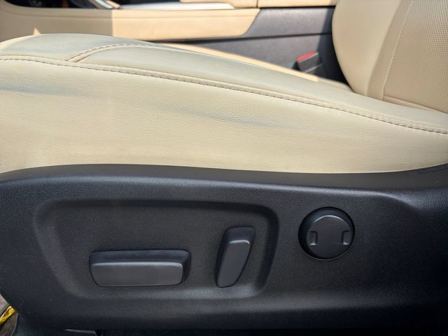 Used 2022 Lexus RX 450h AWD w/ Premium Package image 26