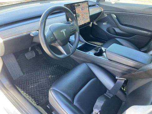 Used 2019 Tesla Model 3 Mid Range image 6