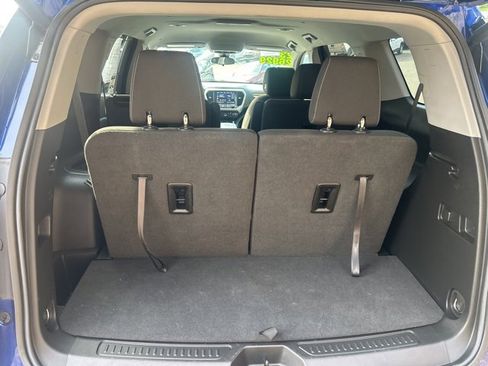 Certified 2023 GMC Acadia SLE w/ Driver Convenience Package image 14