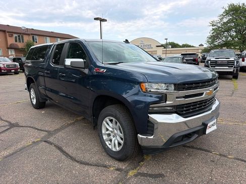 Used 2019 Chevrolet Silverado 1500 LT w/ All-Star Edition AWD/4WD image 3