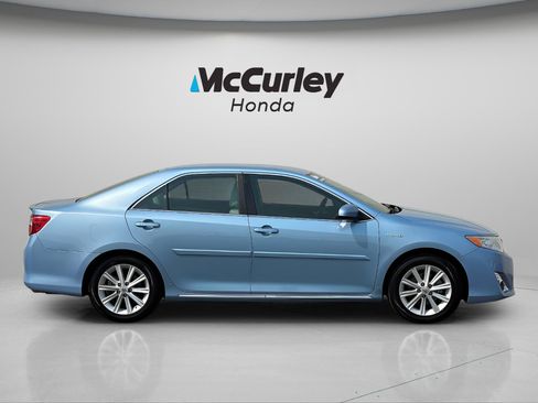 Used 2012 Toyota Camry XLE FWD image 2