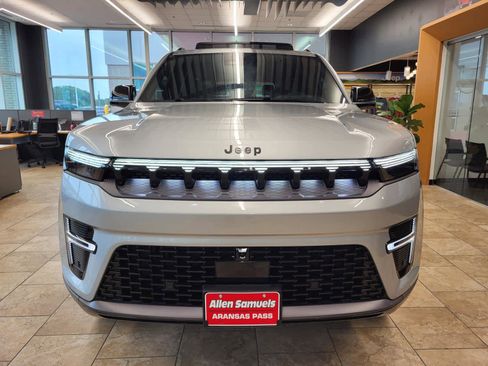 New 2026 Jeep Grand Wagoneer Limited image 8