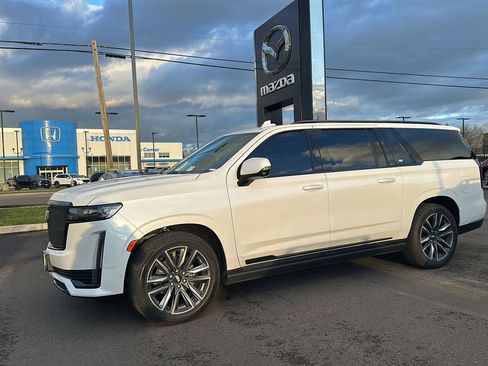 Used 2021 Cadillac Escalade ESV Sport Platinum image 1