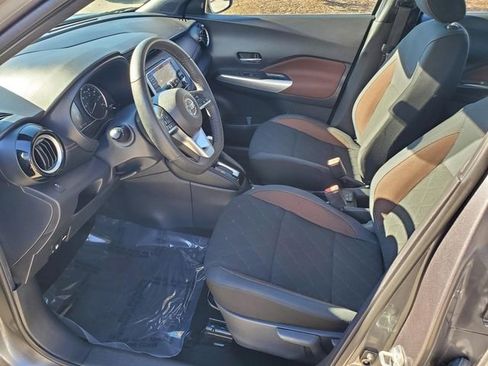 Used 2019 Nissan Kicks SR image 13