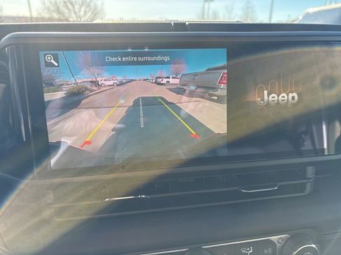 Used 2024 Jeep Gladiator Mojave w/ Safety Group image 28