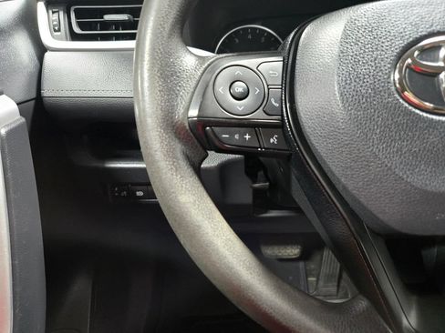 Used 2021 Toyota RAV4 LE AWD/4WD image 14