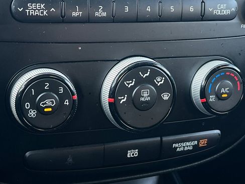 Used 2016 Kia Soul Base image 23